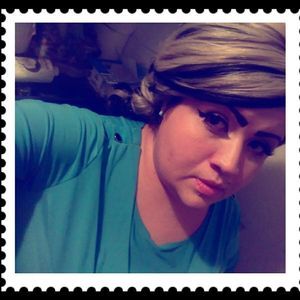 Meet your Posher, Adelina